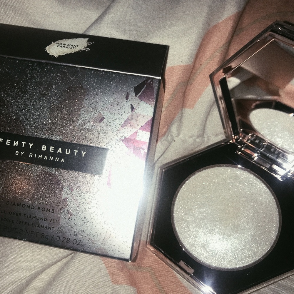 Fenty beauty diamond bomb